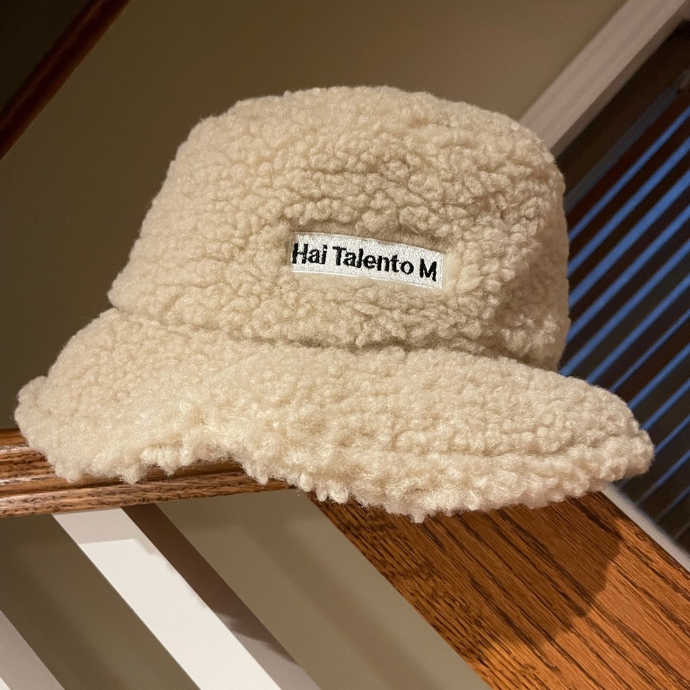 Teddy bear bucket hat